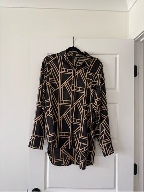 Karl Lagerfeld Black and Tan Geometric Print Button-Up Shirt